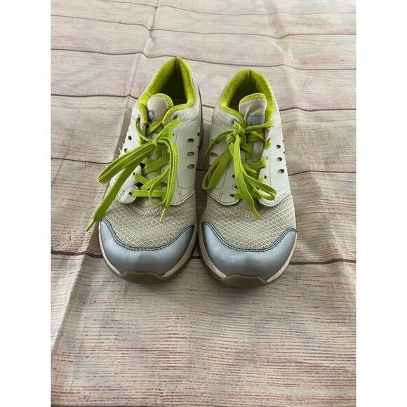 Vionic Venture Women's Neon Green Walking Active Sneaker - 8 - Picture 2 of 11